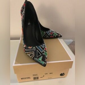 NEW- Michael Kors women pumps , 9M